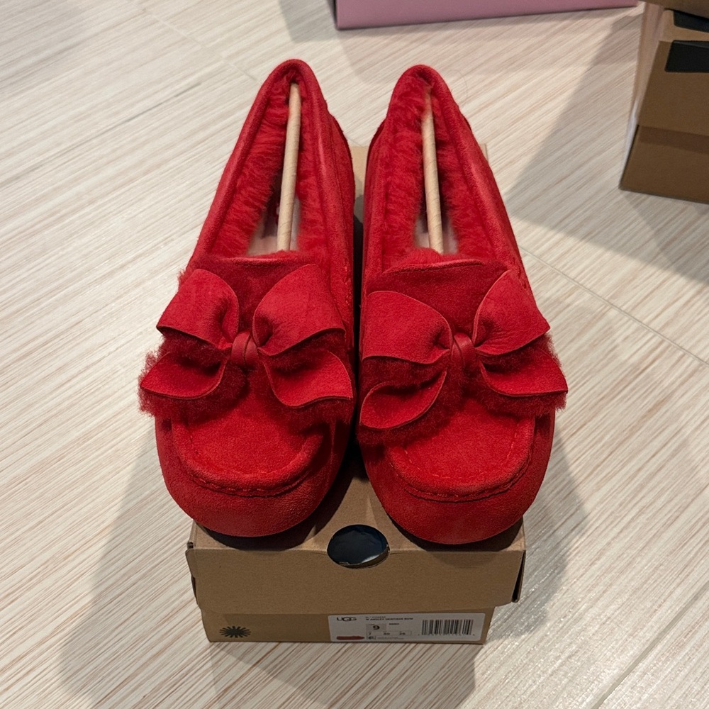 Fuzzy Red Bow Moccasins